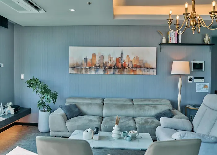 Landmark View Namsan Lotte Tower Hanriver Spacious Modern Penthouse Seul